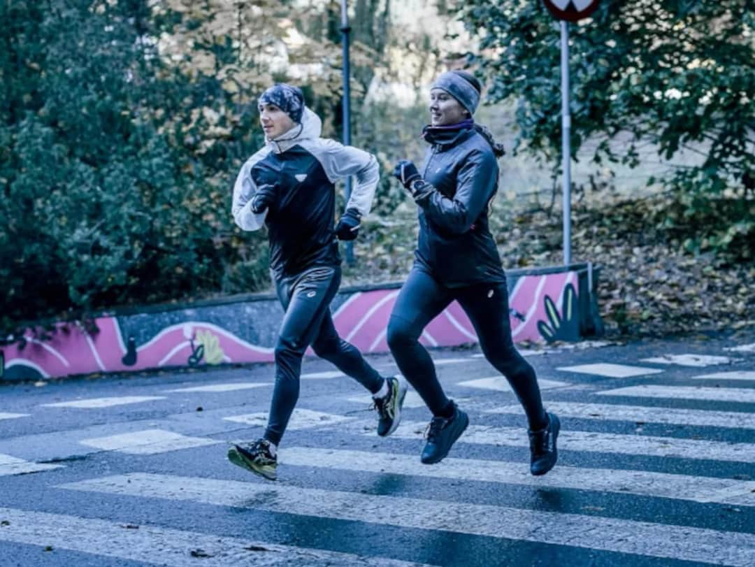 W czym biegać w zimie, aby uniknąć zimna i czuć się komfortowo