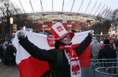 Ile osób interesuje się piłką nożną? Zaskakujące statystyki w Polsce