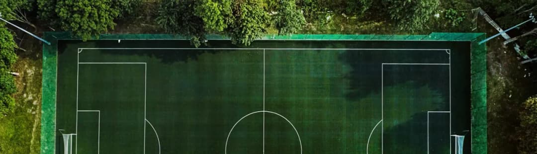 Ile metrów ma boisko do piłki nożnej? Odkryj standardowe wymiary