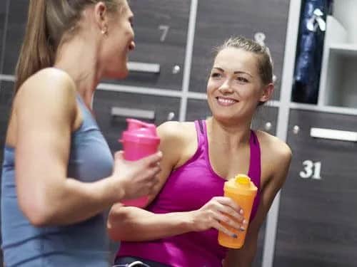 Kiedy pić białko przed czy po treningu? Odkryj najlepszy czas dla efektów